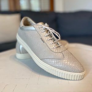 GEOX Respira Snakeskin Metallic Light Silver Women’s Leather Sneakers Size 9